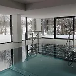20qm Mit Balkon Und Innenpool - 22010 Apartment