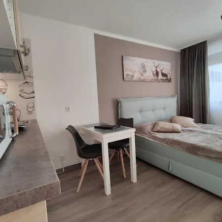 20qm Mit Balkon Und Innenpool - 22010 Apartment