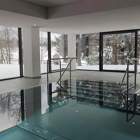 20qm Mit Balkon Und Innenpool - 22010 아파트